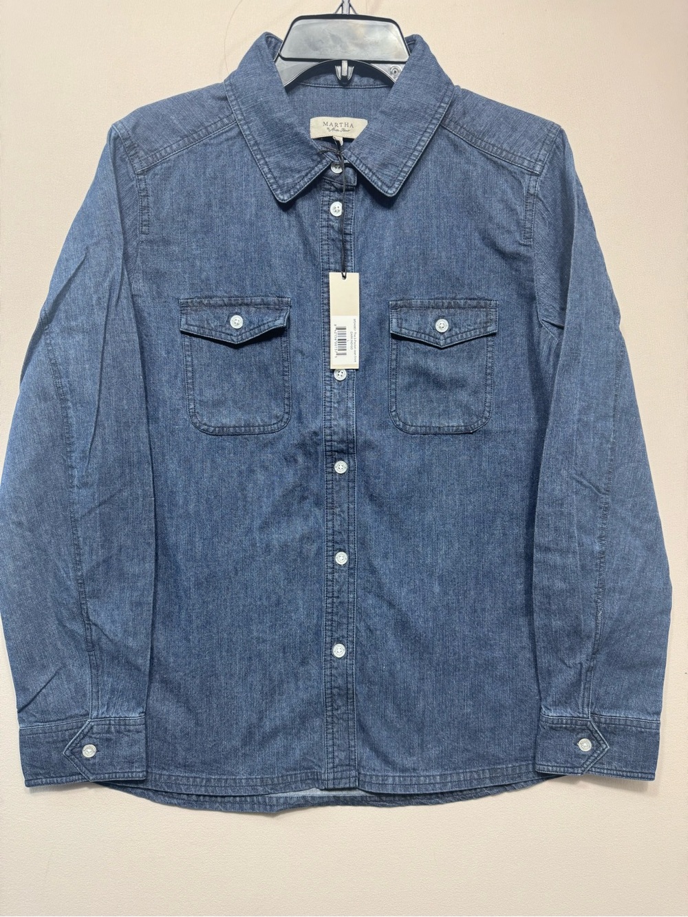 Martha Stewart the 2 pocket jean Denim Button-Up Shirt NWT size large